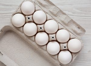 cartoon of white eggs